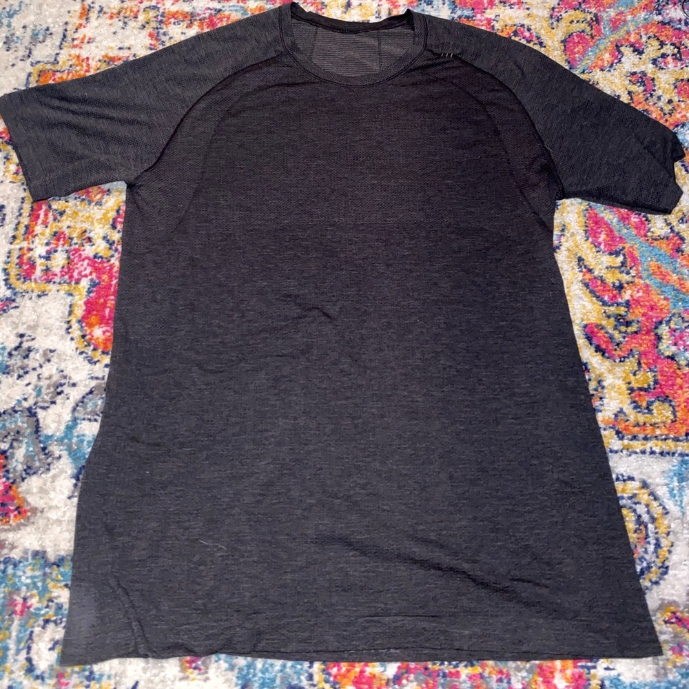 Men’s lulu lemon (swifty) tee